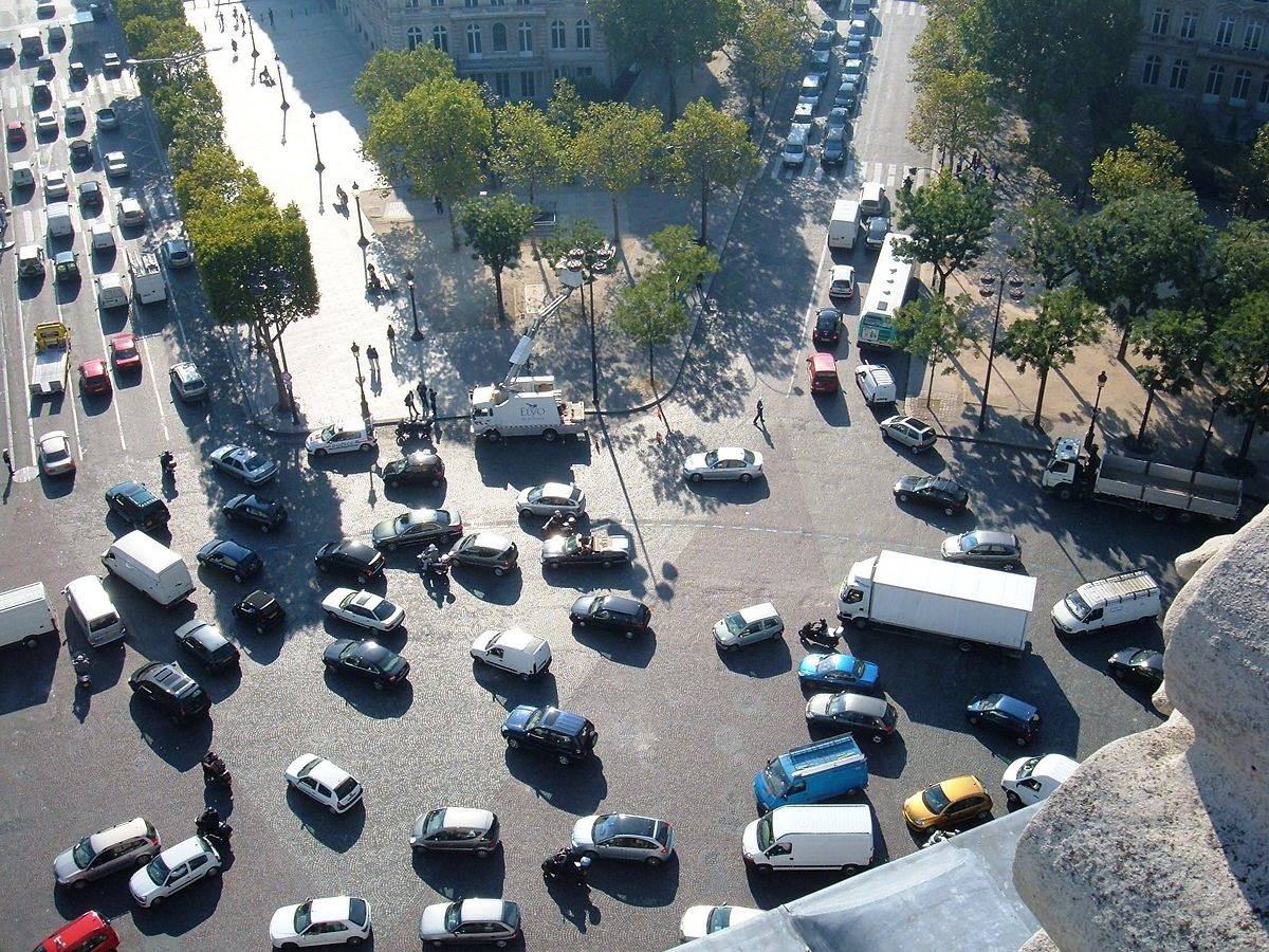 Novas regras para motoristas, motociclistas e ciclistas passam a valer a partir de hoje